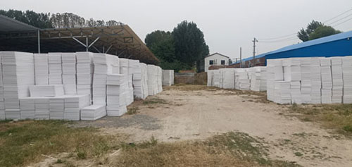 保溫?cái)D塑板質(zhì)地輕使用方便