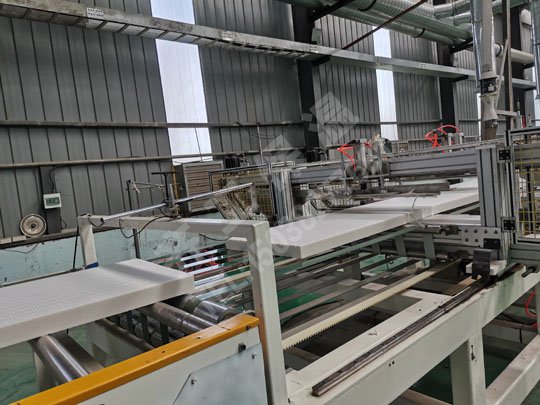 泡沫板吸水率和黏結(jié)強(qiáng)度會(huì)對(duì)保溫效果產(chǎn)生影響